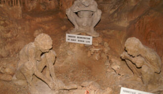 The 700,000-year-old Skull in a Greek cave completely shatters the Out of Africa theory