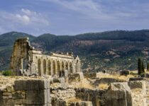 Roman-era mixers and millstones made with geology in mind