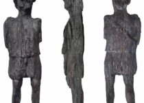 A 2000-year-old wooden figure was unearthed in a Buckinghamshire ditch