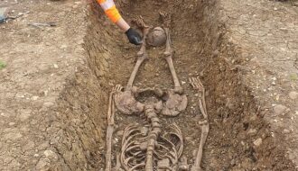 Archaeology: Some 400 Roman burials including several HEADLESS skeletons uncovered near Aylesbury
