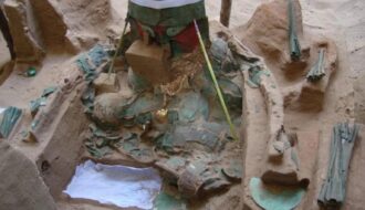 The 1,000-year-old surgical kit found in Sican tomb, Peru