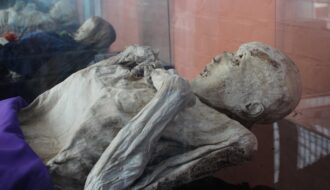 Stunning photos show naturally preserved mummies in Colombia
