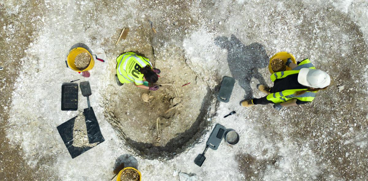 Duropolis: Dorset Iron Age settlement skeletons unearthed